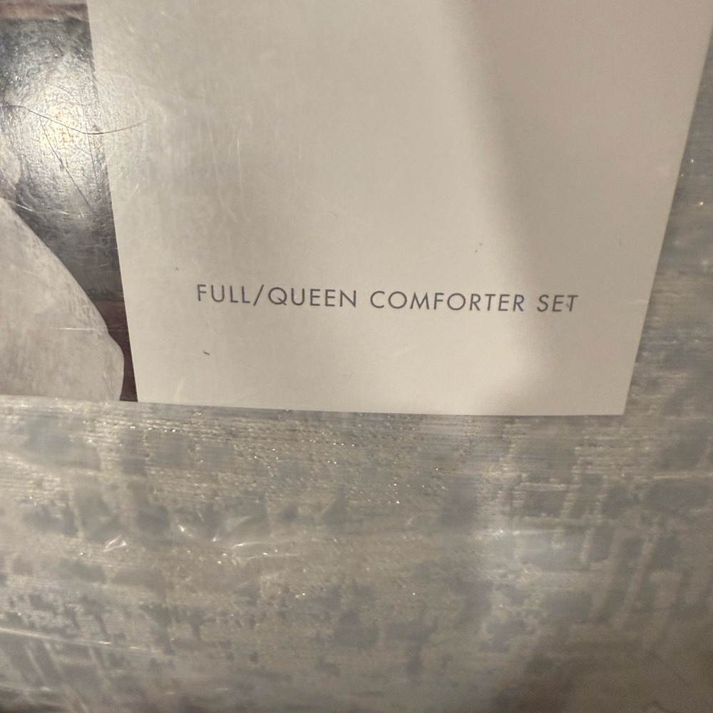 Hotel Collection Iridescent Silver Blue Luxury Comforter Set - Picture 4 of 11